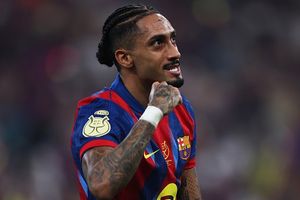 Raphinha slams match officials after Barcelona suffers TWO straight heavy defeats, says 'It's very complicated' SportsTak