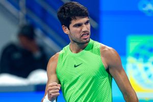 Carlos Alcaraz shows flash of frustration during Doha ExxonMobil Open quarterfinal SportsTak