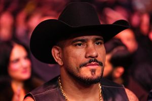 Alex Pereira unveils dramatic transformation as UFC heavyweight move looms SportsTak