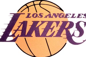 LA Lakers pay tribute to NBA Hall of Famer with a special salute ahead of Celtics clash SportsTak
