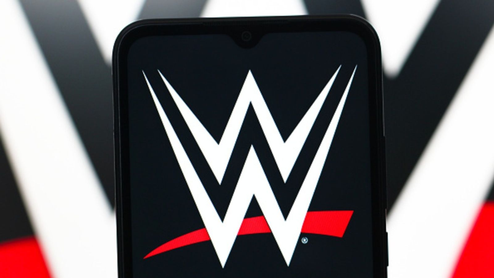 WWE star gets candid about early rejection by now-fiancee: “She friend-zoned me” WWE News (via Getty)