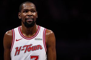 Kevin Durant reveals plans for 2028 Los Angeles Olympics, could break LeBron James' record of... SportsTak