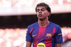 Hansi Flick downplays Lamine Yamal's frustrated reaction, calls it 'normal' SportsTak