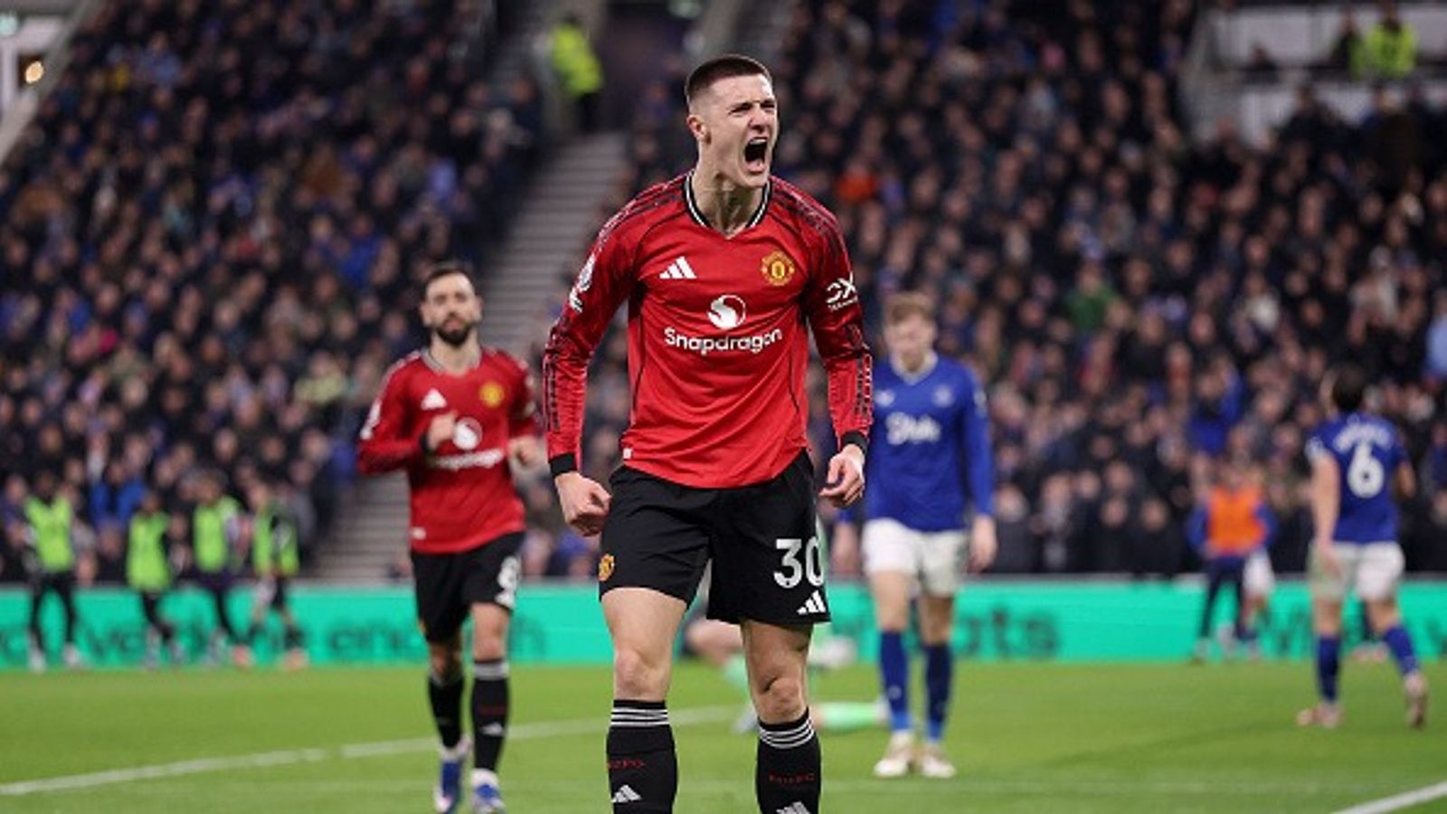 Benjamin Sesko shines in Manchester United's gritty 1-0 win against Everton Benjamin Sesko in the frame.