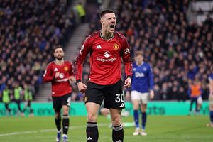 Benjamin Sesko shines in Manchester United's gritty 1-0 win against Everton SportsTak