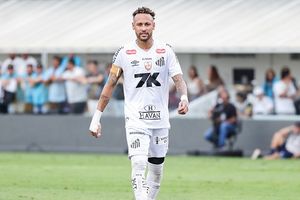 Former Brazil player lambasts Neymar Jr for 'messing' things at Santos SportsTak