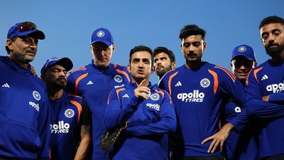 Gautam Gambhir lauded for 'experimentation' in T20Is after India's dominating win vs Zimbabwe Gautam Gambhir, Head Coach of India, leads a team talk as the players form a huddle (Getty)