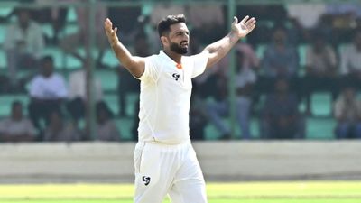 Ranji Trophy: Jammu & Kashmir inch closer to maiden title as Karnataka still trailing behind 477 runs Jammu & Kashmir's star pacer Auqib Nabi in this frame. (X)