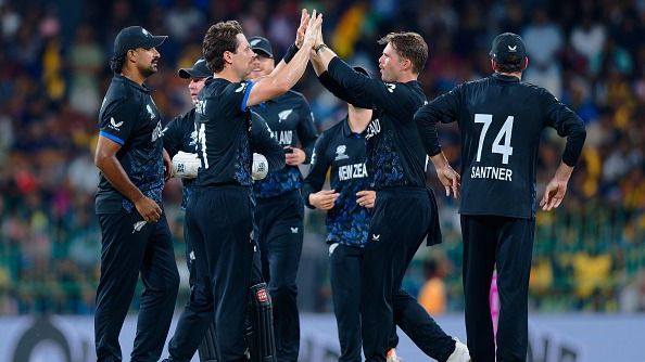 New Zealand's Matt Henry (C) celebrates with his teammates in this frame. (Getty)
