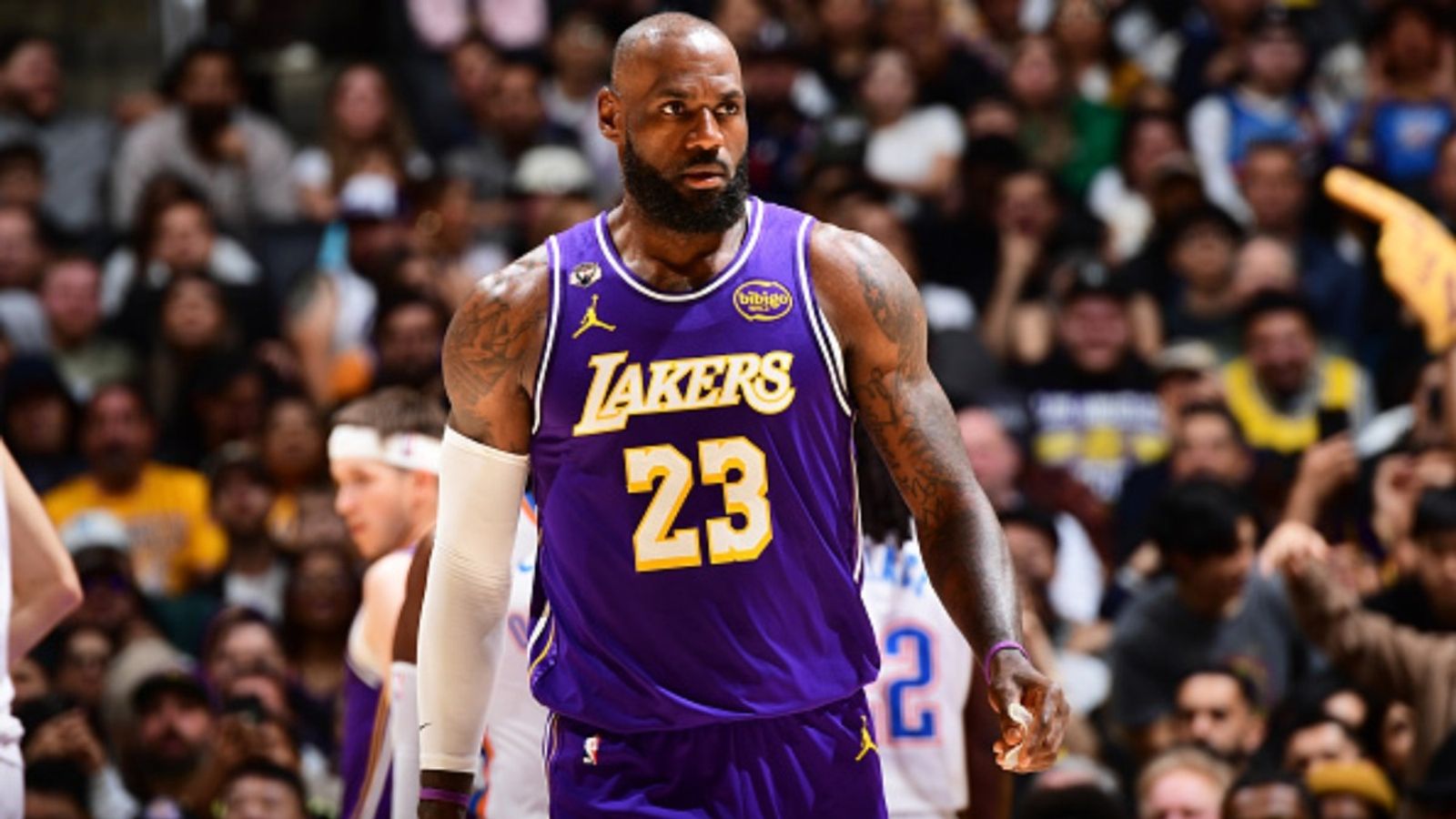 “This should be LeBron James last year”: Lakers legend stuns fans with bold claim LeBron James in the frame (via Getty)
