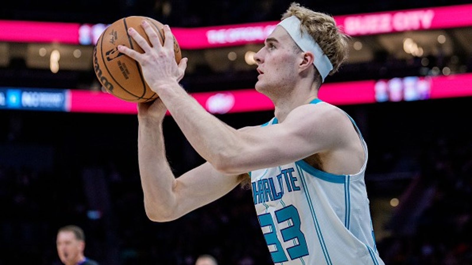Charlotte Hornets injury report: Latest update on rookie Liam McNeeley ahead of game vs Portland Trail Blazers Liam McNeeley in the frame.