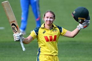 Alyssa Healy wreaks havoc in farewell ODI vs India, smashes 98-ball 158 before bizarre dismissal SportsTak
