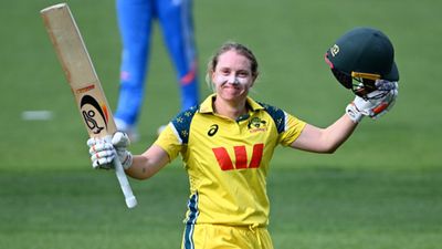Alyssa Healy wreaks havoc in farewell ODI vs India, smashes 98-ball 158 before bizarre dismissal Alyssa Healy