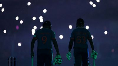 'Not easy on batters... it's serious stuff': Gavaskar, Shastri slam organisers for laser show during drinks break Sanju Samson, Suryakumar Yadav