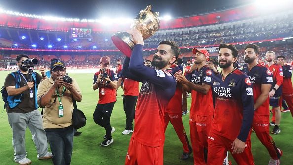 Former RCB captain Virat Kohli lift IPL 2026 trophy in this frame. (Getty) Former RCB captain Virat Kohli lift IPL 2026 trophy in this frame. (Getty)