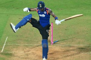 'He's got an aura about him & an ego...': Broad cautions England of Pandya for semifinal clash SportsTak