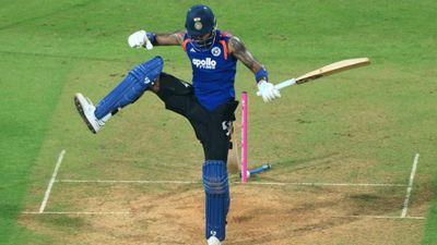 'He's got an aura about him & an ego...': Broad cautions England of Pandya for semifinal clash Hardik Pandya