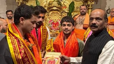 Axar Patel, Ishan Kishan, Abhishek Sharma visit Siddhivinayak Temple on Holi ahead of T20 World Cup 2026 semifinal Abhishek Sharma, Ishan Kishan and Axar Patel