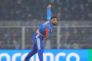 Anil Kumble shares crucial advice to Varun Chakravarthy ahead of India's T20 World Cup semifinal vs England SportsTak