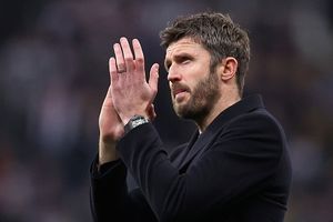 Patrice Evra slams Paul Scholes for lambasting Manchester United interim boss Michael Carrick SportsTak