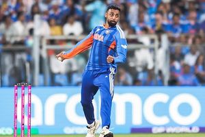 India's two-time World Cup winner explains what’s going wrong for Varun Chakaravarthy in T20 World Cup SportsTak