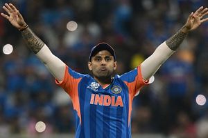 'Bada bhai, Papa banke kuch nahi hoga': Suryakumar Yadav explains his way of handling teammates SportsTak