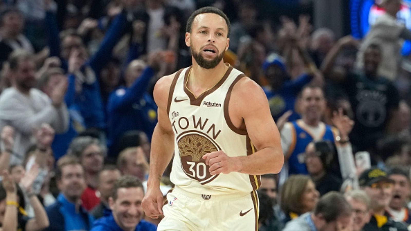 Why is Stephen Curry not playing? Warriors star's injury update ahead of clash against Thunder Stephen Curry in the frame (Image via Getty)