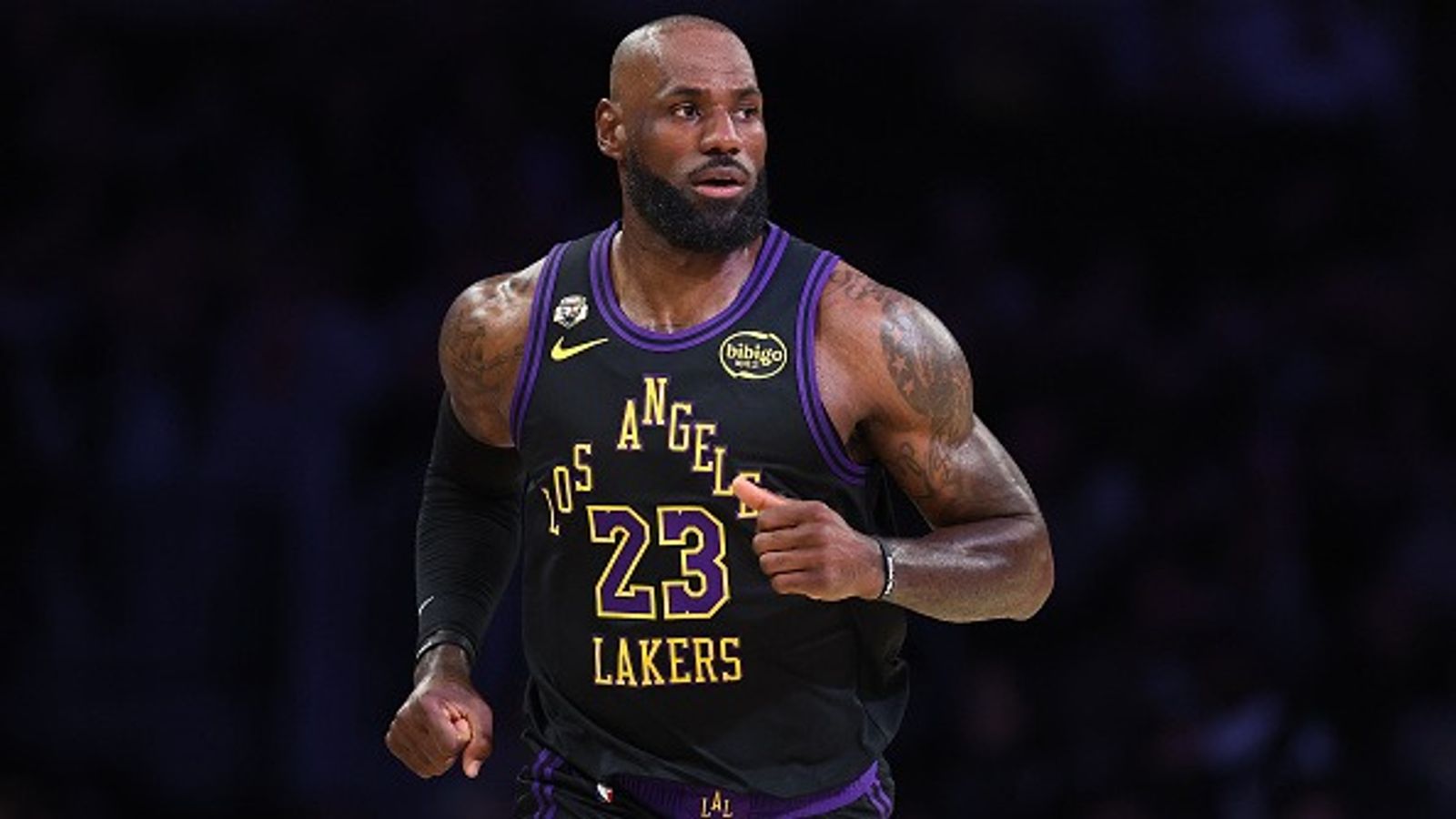 LA Lakers injury report: MASSIVE update on LeBron James ahead of game vs Knicks LeBron James in the frame.
