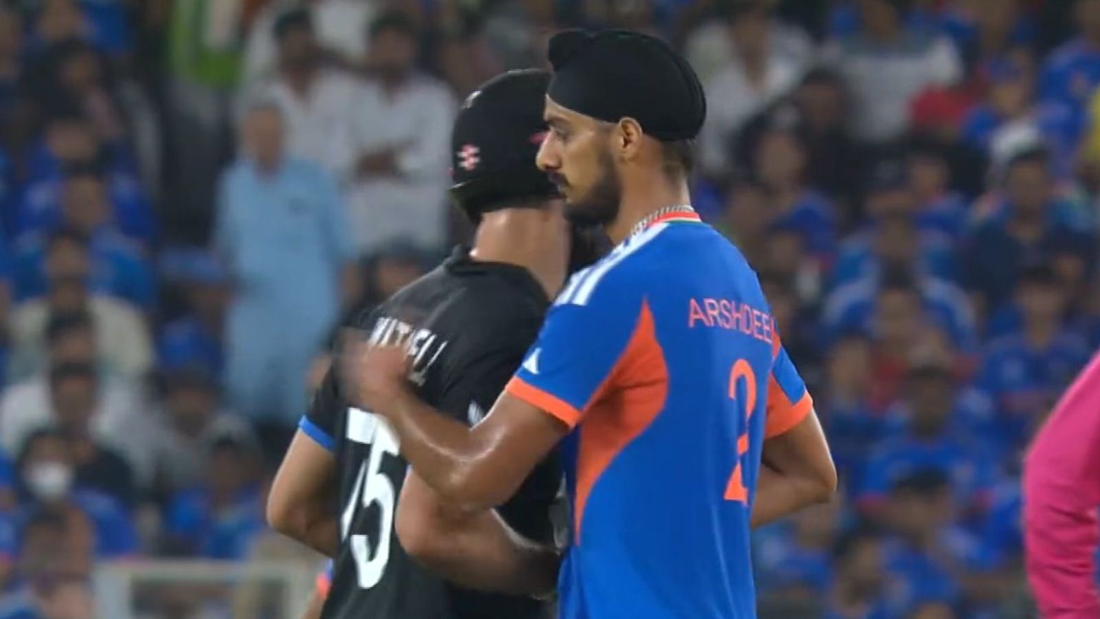 WATCH: Arshdeep Singh, Daryl Mitchell involved in heated exchange during T20 World Cup 2026 final Daryl Mitchell and Arshdeep Singh (X)