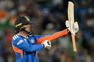 'Shubman wasn't around, so I walked up to...': Abhishek Sharma reveals he used this teammate's bat to score 52 in final SportsTak