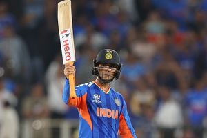 'Kash aise 2-3 Abhishek Sharma Pakistan me hote': Mohammad Amir lambasted for 'slogger' quip for India star SportsTak