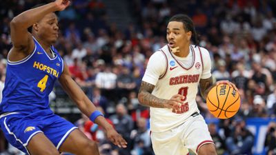 Tempers flare late as Alabama Crimson Tide & Hofstra Pride turns heated, player ejected Tempers flare late as Alabama Crimson Tide & Hofstra Pride turns heated, player ejected