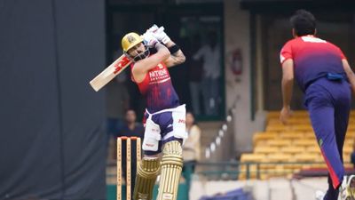 WATCH: Virat Kohli tonks massive sixes, Jitesh Sharma blasts 81 in RCB nets ahead of IPL 2026 opener vs SRH Virat Kohli smashing a six during RCB training session (X RCB screengrab)