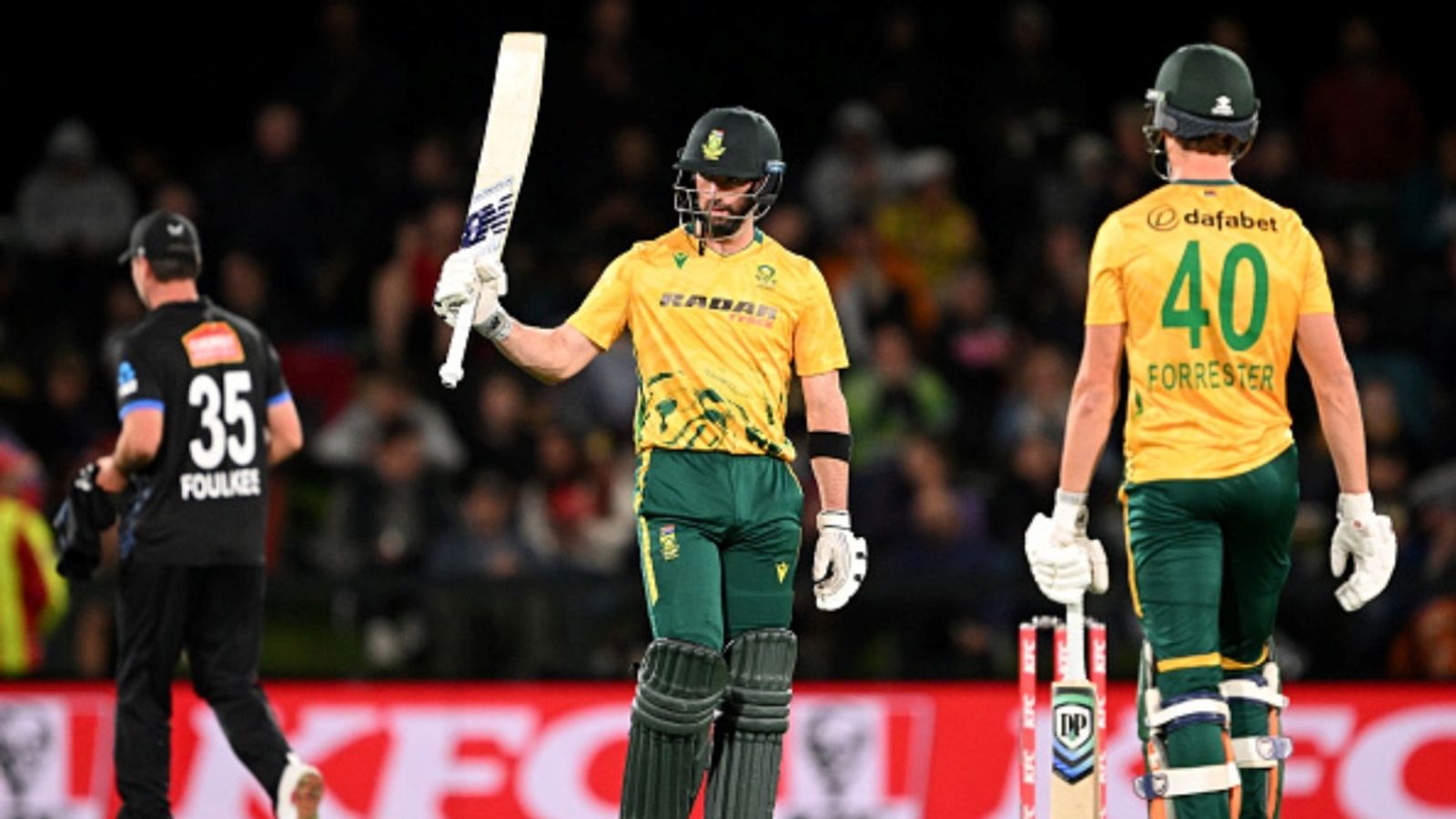 South Africa's lesser-known wicketkeeper slams 6 sixes in 33-ball 75, visitors beat New Zealand in decider by 33 runs Connor Esterhuizen of South Africa raises his bat after bringing up his half century during game five in the T20I series against New Zealand at Hagley Oval on March 25, 2026 in Christchurch, New Zealand.