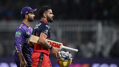 'Virat Kohli was in a similar situation...': Ajinkya Rahane advised to learn from former RCB captain Royal Challengers Bengaluru's Virat Kohli (R) and Kolkata Knight Riders' captain Ajinkya Rahane look on at the end of the Indian Premier League (IPL) Twenty20 cricket match (Getty)