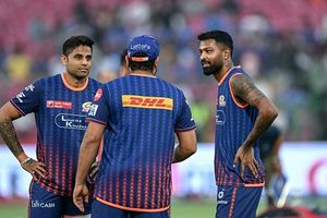'Suryakumar Yadav is an option, but...': Mumbai Indians warned against repeating ‘Rohit Sharma’ captaincy mistake SportsTak