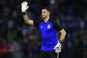 After 2-1 win over Mauritania, Emiliano Martinez SLAMS Argentina's poor performance SportsTak