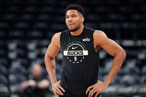 Milwaukee Bucks injury report: Latest update on Giannis Antetkounmpo's status ahead of game vs Spurs SportsTak