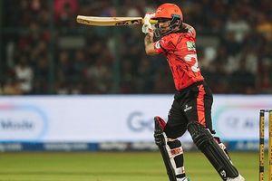 IPL 2026: Ishan Kishan matches MS Dhoni with sensational feat after 38-ball 80 during RCB vs SRH tie SportsTak