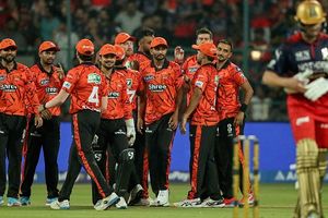 ‘Can you continue with this fake bowling?’: India's WC-winner mercilessly blasts SRH bowling after RCB drubbing SportsTak