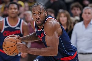 Los Angeles injury report: BIG change in Kawhi Leonard's status ahead of game vs Bucks SportsTak