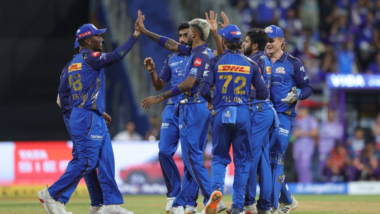 'He's not a bowler who gets intimidated, even when attacked': Irfan Pathan lavishes immense praise on this MI star Mumbai Indians' players celebrate in this frame. (X)