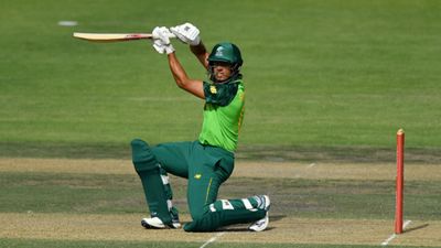 South Africa all-rounder leaves One-Day final midway to catch flight, NOC in doubt, punishment likely as 10-man Lions lose last-over thriller Beyers Swanepoel