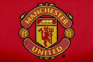 Manchester United legend delivers blunt response on managerial links SportsTak