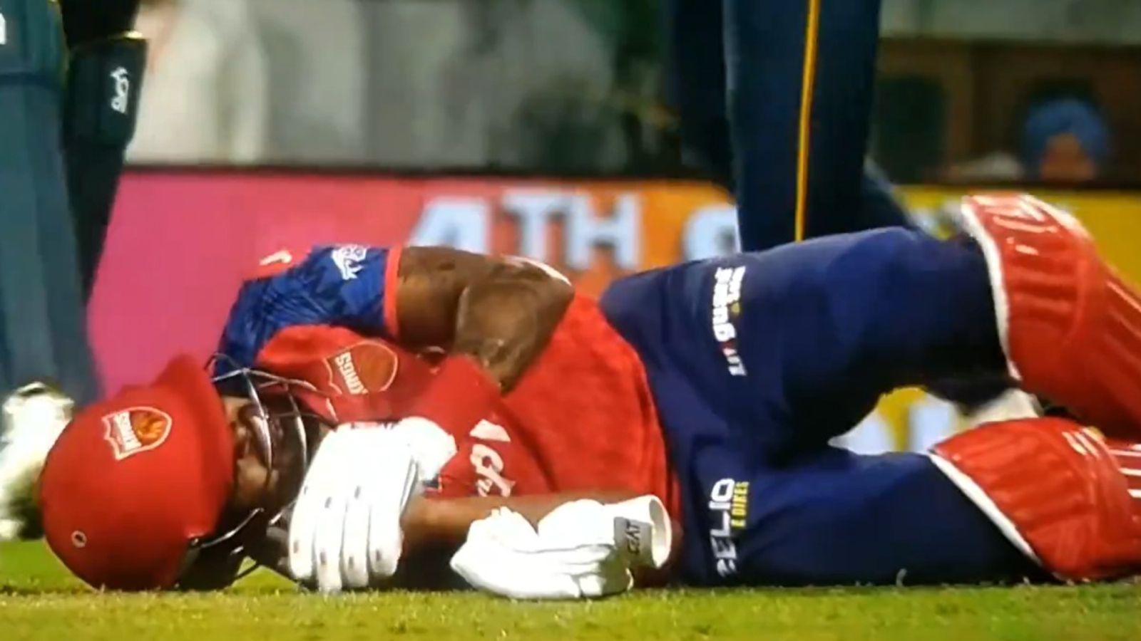 Shreyas Iyer gives major update on hand injury, says 'I don't want to jinx anything' Punjab Kings captain Shreyas Iyer winces in pain after getting hit by Cooper Connolly's shot during IPL 2026 clash against Gujarat Titans on March 31.
