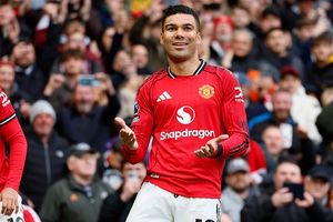 Casemiro backs Manchester United's young midfielder to become club icon, his name is... SportsTak
