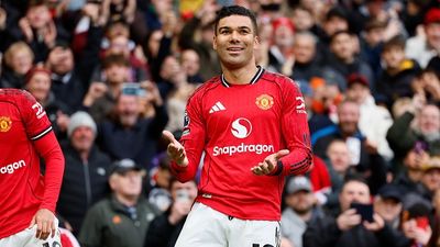 Casemiro backs Manchester United's young midfielder to become club icon, his name is... SportsTak