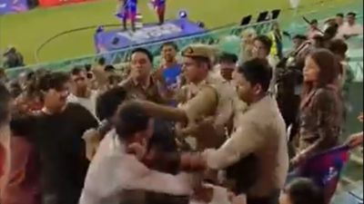 WATCH: Ugly scenes at Ekana Stadium as DC and LSG fans trade punches during IPL 2026 clash Fans fighting at Ekana Stadium ( X)
