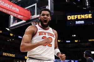 New York Knicks injury report: Get the latest on Karl-Anthony Towns ahead of game vs Chicago Bulls SportsTak