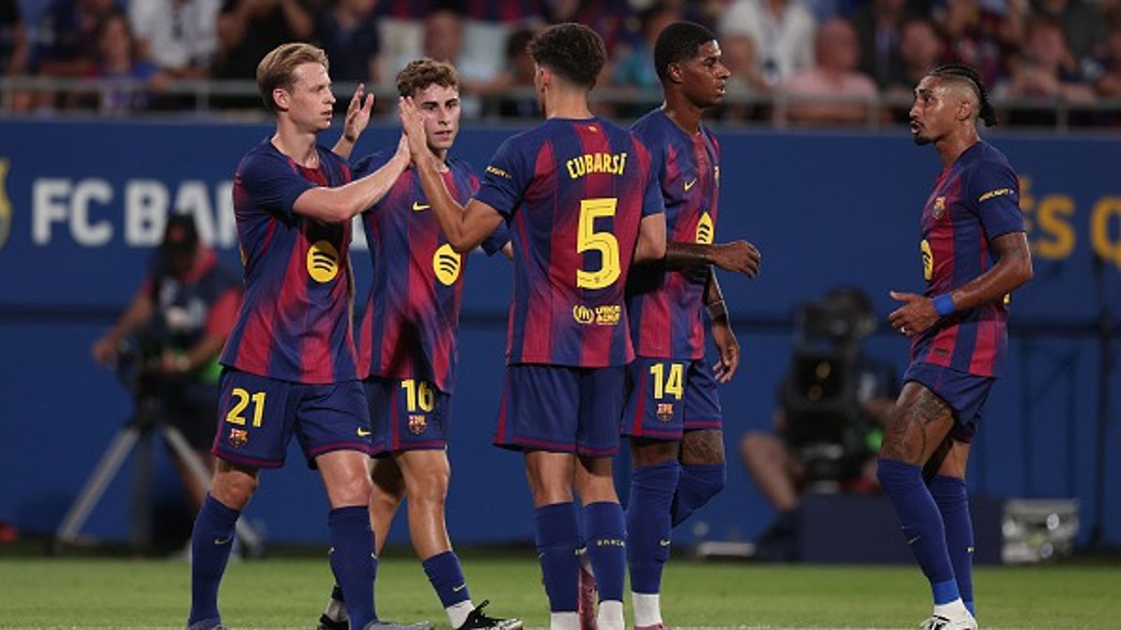 Hansi Flick names THIS Barcelona player to play in Raphinha's absence, his name is... Barcelona players in the frame.